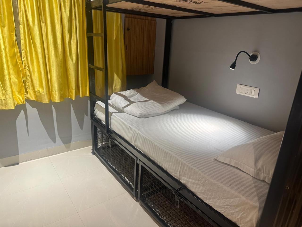 Travotale Hostel And Cowork Koregaonpark Pune Dış mekan fotoğraf