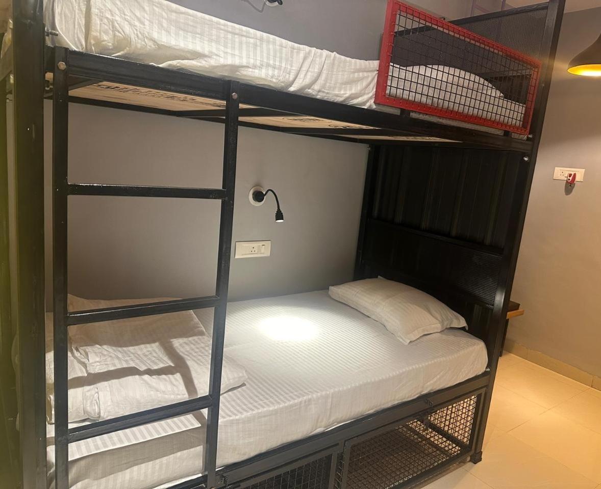 Travotale Hostel And Cowork Koregaonpark Pune Dış mekan fotoğraf